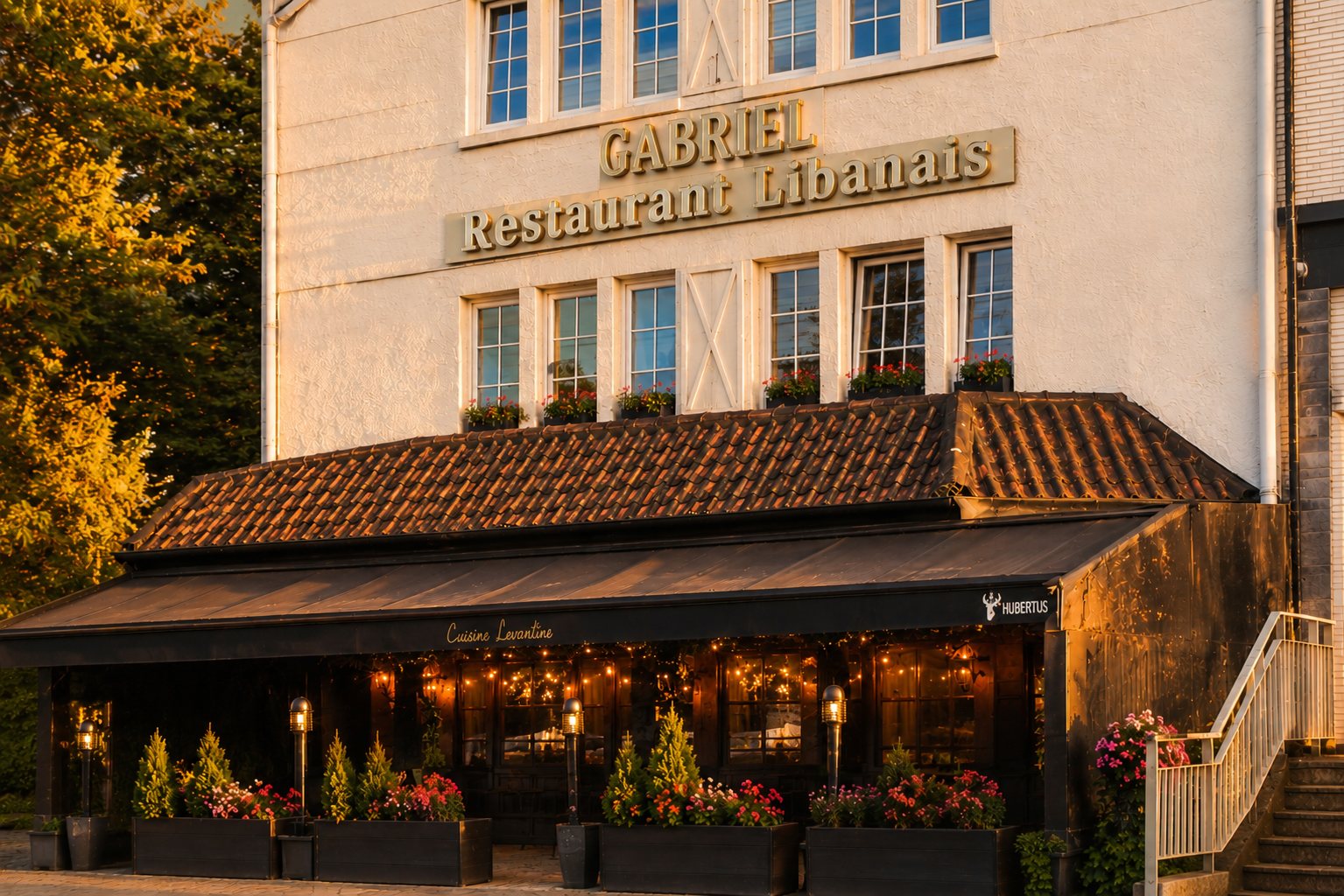 Façade du Restaurant Gabriel au coucher du soleil